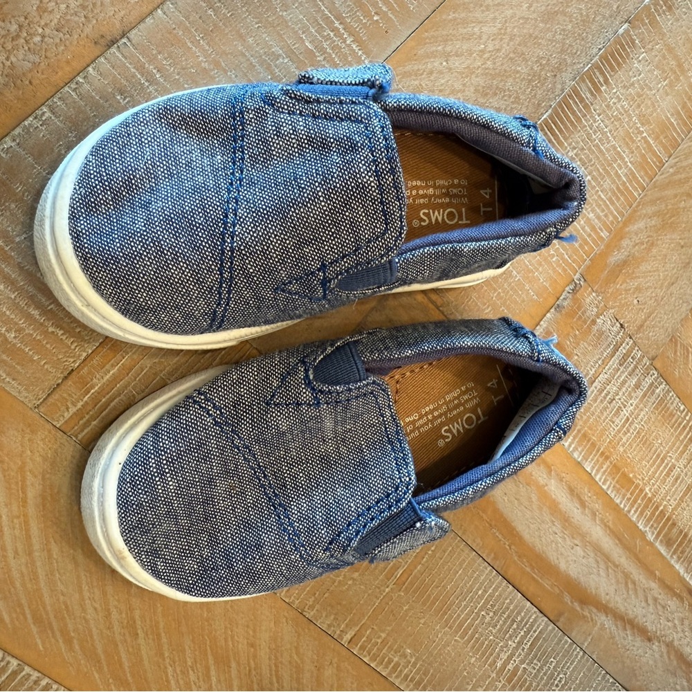 TOMS Denim Blue Slip-On Velcro Shoes size 4c